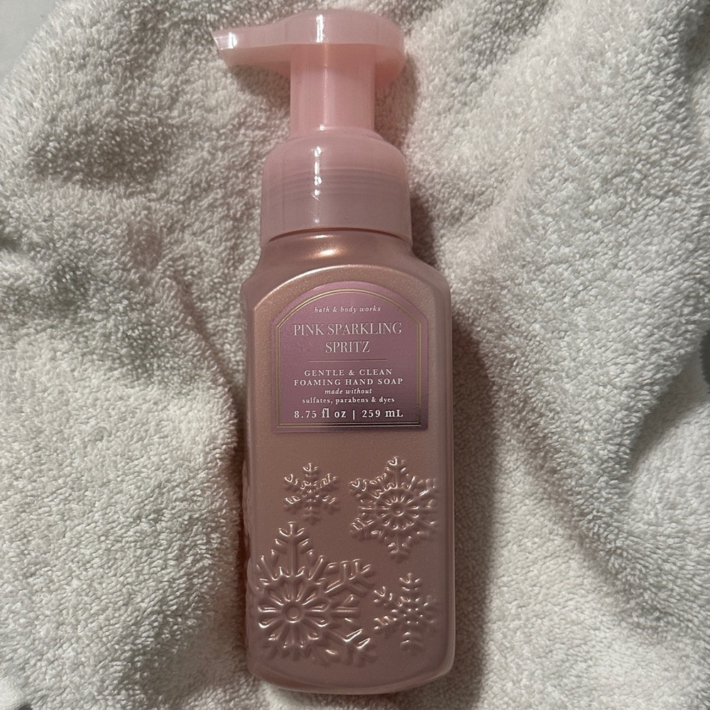 NEW!! ❄️Bath & Body Works Pink Foaming Hand Soap💕